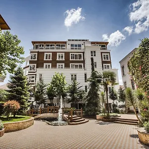 Prestige **** Tirana